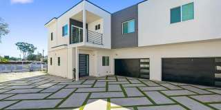5639 Riverton Ave Gallery 21