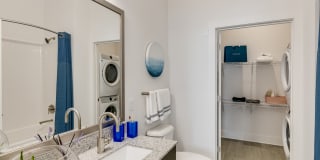 Link Apartments Grant Park Gallery 6