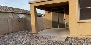 Attractive 3 bed, 2 bath home Gallery 28