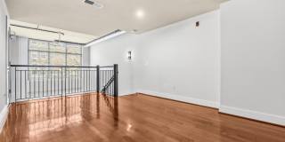 520 JOHN CARLYLE Street Gallery 27