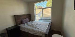 Fully Furnished - 9 Bed 3 Bath U-District Home! Gallery 18