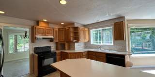 Tri-Level Spring Blvd Home Gallery 13