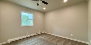 Stylish 3-Bedroom Remodel with Two Fireplaces and Mountain Views Gallery 25