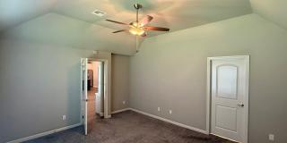 Fantastic 3 Bed 2 Bath with 3 Car Garage Gallery 11