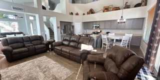 Beautiful fully furnished 4-bedroom, 2.5-bath home located near downtown Gilbert! Beautiful fully furnished 4-bedroom, 2.5-bath home located near downtown Gilbert! Gallery 1
