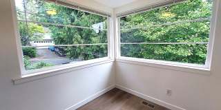 Spacious 4BD/3BA with Fenced Yard & Front Porch in North Seattle! Gallery 18