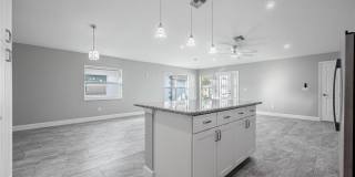 184 Village Circle Gallery 12