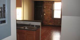 2 BEDROOM UPDATED ALL ELECTRIC UNIT IN THE GROVE Gallery 3