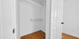 5225 De Longpre Ave. Gallery 14
