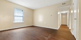 Creekside Meadows Apartment Gallery 2