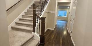 Spacious 5 Bedroom in Convenient North Creek Ridge, Bothell Location Gallery 4