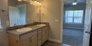 Secure, Stylish & Convenient – 2 Bed Condo in Loveland Gallery 16