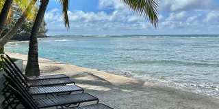 Tropic Seas one bdrm., one bath apartment, Oceanfront property, by Diamond Head and Kapiolani Park! Gallery 1