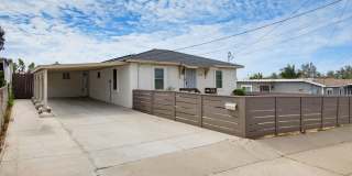 Spacious Home wiht Solar, Large Yards & Flexible Bonus Space Gallery 1