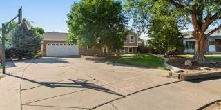 Beautiful 4 bed, 2 bath on Cul-de-sac  w/ large yard available in Central Loveland Gallery 3