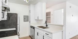 930 North Martel Apartments Gallery 8