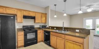 Charming 3-Bed Townhome in Prime Richmond Hill Location! Gallery 12