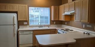 Great Location! 3-Bedroom, 2-Bath Duplex In Eugene! Gallery 1