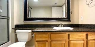 2 bed, 2 bath located in Corona, CA! Gallery 13