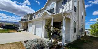 Stunning 3 bdrm 1.5 bath townhome! Wine & Dine on your enormous deck featuring city views! Stunning 3 bdrm 1.5 bath townhome! Wine & Dine on your enormous deck featuring city views! Gallery 1