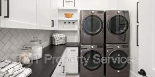 9001 Ventura Street Gallery 84