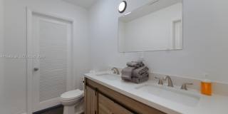 1714 Costado St Gallery 32