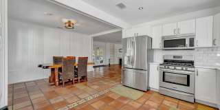 ALL THE CHARM! - Siesta Key 1+ acre on the Bay - 3 bed/ 2 bath pool home Gallery 11