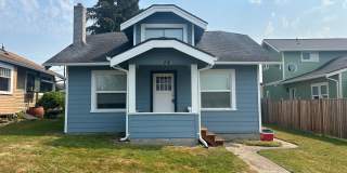 Beautifuly updated 2 Bedroom home with back yard Gallery 1