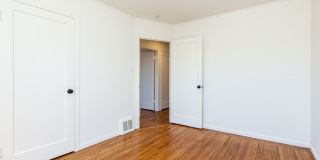 Outer Sunset: Top Floor w/ Shared Yard & Laundry on N Judah Line Gallery 25