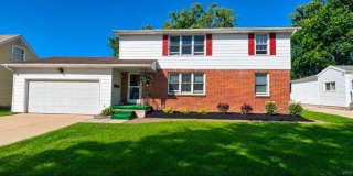 82 Dartwood- Upper Unit Drive Gallery 1