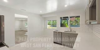 Beautifully Remodeled Single Family Home with Pool Gallery 12