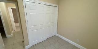 4/2 Home for rent, all tile floor, granite counter tops, new cabinetry, central ac. Gallery 17