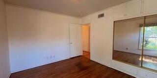 2521 Fairmount Avenue Gallery 38