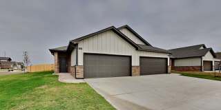 Luxury 3 Bedroom 2 Bathroom Townhome in Piedmont Schools- Neighborhood Park and Basketball Court Gallery 1