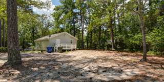 Charming 2 Bedroom Home, close to USC & located on a Large Lot! Gallery 34