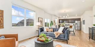 6818 Gateway Crossing Street Gallery 18