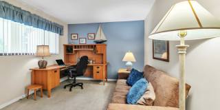 700 Starkey Road Gallery 1