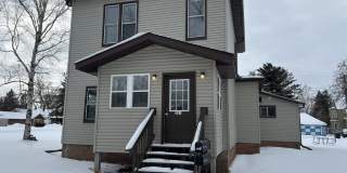 321 5th Avenue East - 321 1/2 Gallery 1