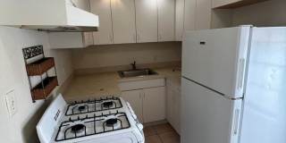 Charming 1x1 in Historic Old Town! Beautiful Original Hardwood Floors + Prime Location Gallery 4