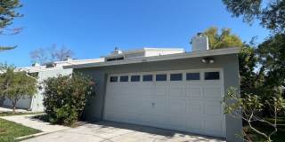 Beautifully Renovated 2 Bedroom, 2.5 Bathroom Townhome with Oversized Two-Car Garage in Tampa, FL Gallery 4