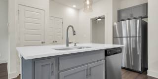 1 Bedroom home with Fenced Backyard! Gallery 8