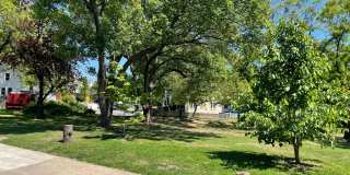 Oakenshawe 5-Bedroom, 2-Bathroom Home Close to Johns Hopkins Gallery 37