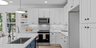 **OFFERING REFUNDABLE APPLICATION FEES & $200 MOVE IN PROMOTION** New Construction 3BD, 3.5BA End-Unit Raleigh Townhome with a Large Upstairs Bonus Room & Full Bathroom Inside the Beltline Near Lake J Gallery 13