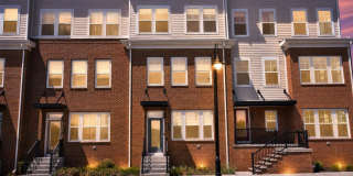 Spacious 3BR Townhome in North Brunswick Gallery 1