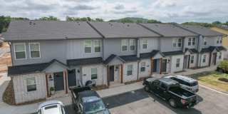 2 bedroom 2.5 bath home located in Fayetteville, AR Gallery 1