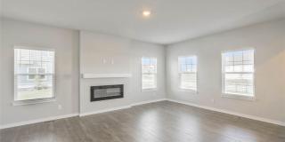 Spacious & Stylish 4-Bedroom Home in Prairie Trail | 2416 SW Plaza Pkwy, Ankeny Gallery 6