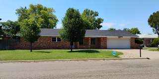 Beautiful 3 Bedroom Home, Zia School District! Gallery 1