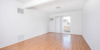 1863 10th St. Gallery 13