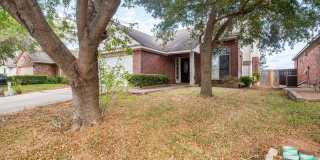 Charming East Austin 2-Story | 3BR | Spacious Yard & Modern Kitchen Gallery 27