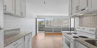 Charming Pualei Circle 1BR Condo with Parking, Pool & Utilities Included Gallery 15
